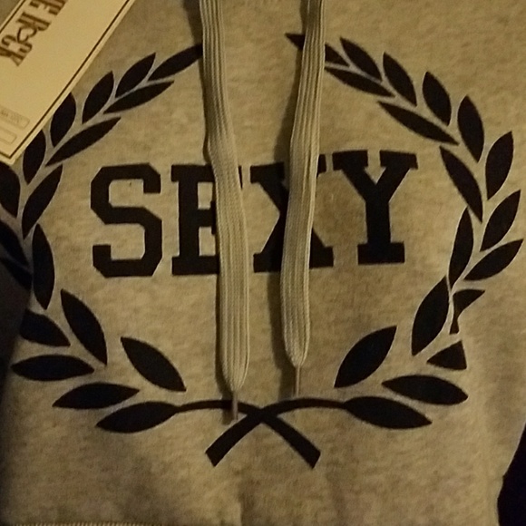 ♡SEXY Sweatshirt♡ - Picture 2 of 4